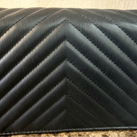 Elegant Black Badgley Mischka Quilted Women's Bag - Picture 6 of 12